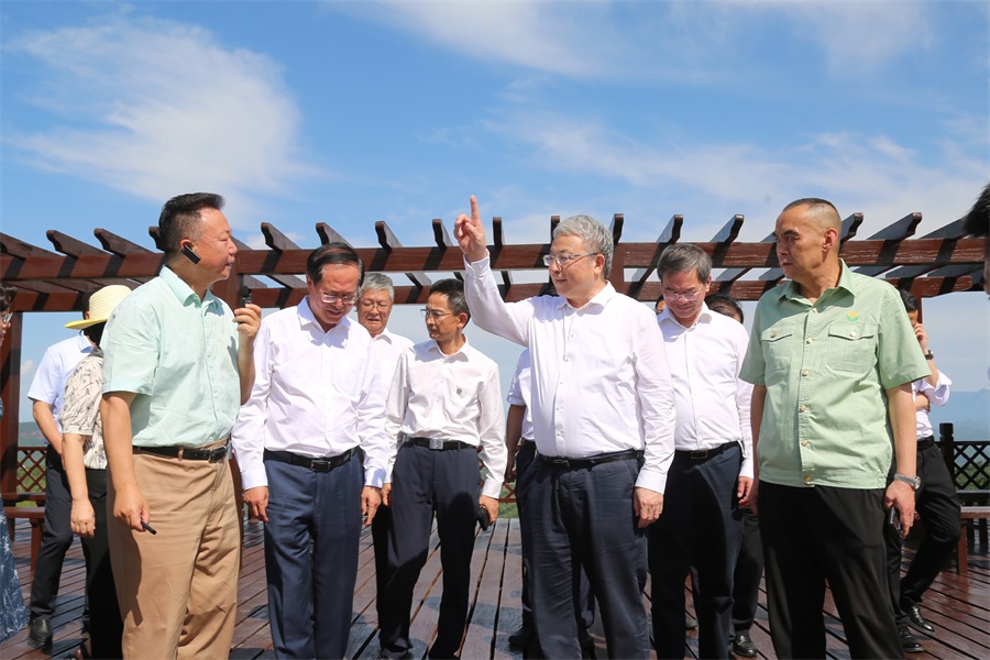 2024.06.23全國(guó)政協(xié)副主席、民盟中央常務(wù)副主席、中國(guó)科學(xué)院院士、清華大學(xué)副校長(zhǎng)王光謙蒞臨金徽股份視察.jpg