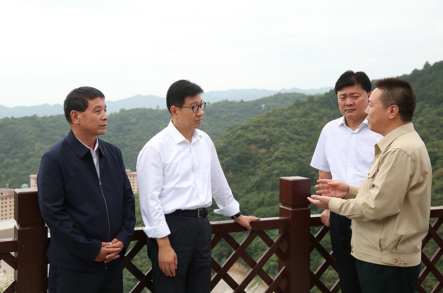 13-2021年8月，省委常委、副省長(zhǎng)張錦剛蒞臨公司檢查指導(dǎo)工作。.jpg