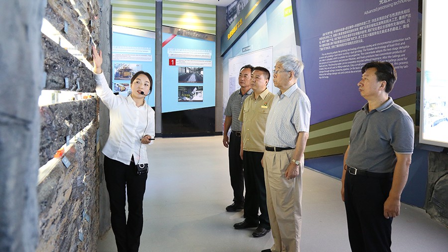 18-2020年8月，原四川省委書記、省人大常委會(huì)主任，中共第十六屆中央委員，第十一屆全國(guó)人大常委會(huì)委員張學(xué)忠蒞臨金徽股份參觀。.jpg