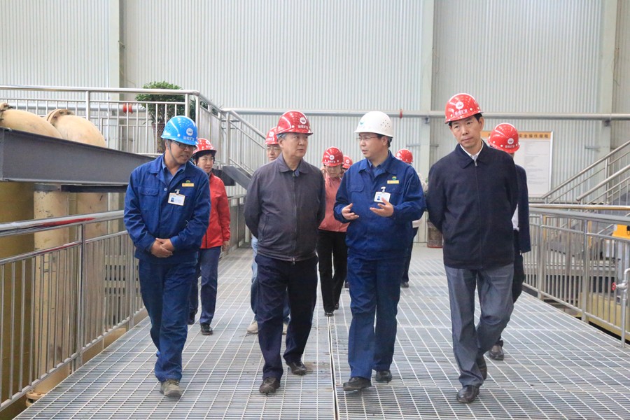 20-2016年5月，國(guó)家水利部原副部長(zhǎng)朱登銓一行蒞臨金徽股份調(diào)研項(xiàng)目建設(shè)工作。.jpg