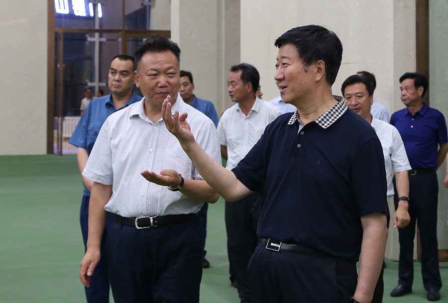 22-2018年6月，省人大常委會(huì)黨組書記、副主任王璽玉蒞臨金徽股份視察。.jpg