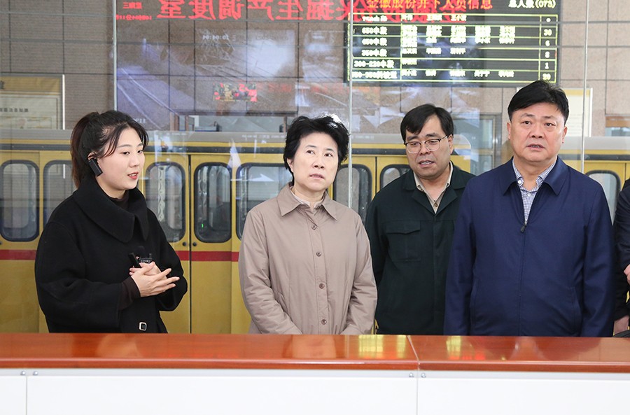 36-2023年3月，省生態(tài)環(huán)境廳黨組書記蘇君蒞臨金徽股份調(diào)研綠色礦山及“兩山”實(shí)踐創(chuàng)新基地建設(shè)情況。.jpg