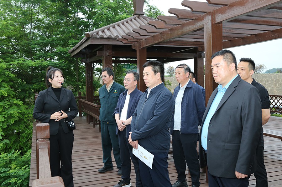 40-2023年6月，省生態(tài)環(huán)境廳副廳長(zhǎng)劉文璽蒞臨金徽股份調(diào)研.jpg