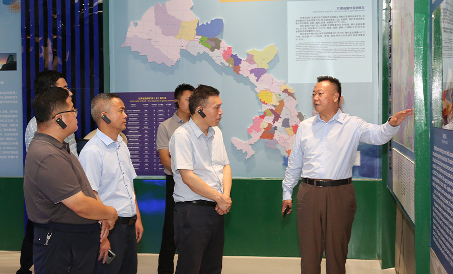 10.3-2022年08月，省科技廳副廳長(zhǎng)牛振明蒞臨金徽股份指導(dǎo)工作。.jpg