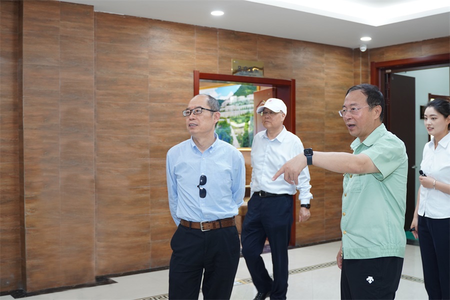 2024.06.23重慶市政協(xié)副主席、民盟市委會(huì)主委杜惠平蒞臨金徽股份調(diào)研.jpg