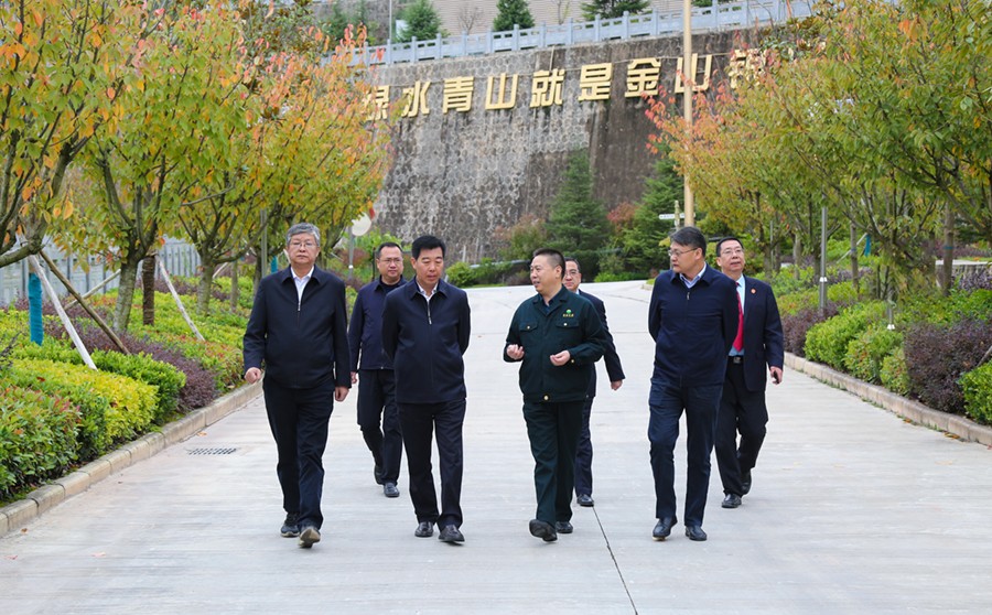 29-2021年10月，甘肅省高級(jí)人民法院院長(zhǎng)張海波蒞臨公司調(diào)研。.jpg