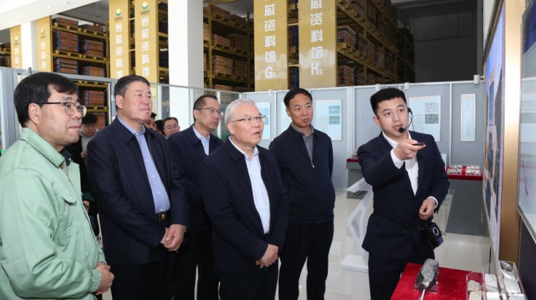 全國政協(xié)常委、省政協(xié)副主席尚勛武蒞臨金徽股份調(diào)研綠色礦山建設工作
